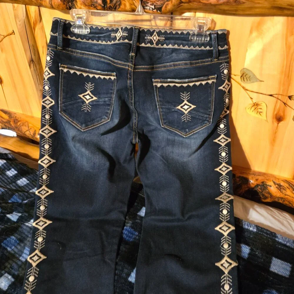Driftwood Embroidered Kelly Jeans. Size 29/33  NWT - Picture 2 of 6